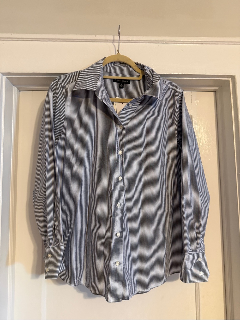 100% Cotton Banana Republic Women's Blue and White Pinstripe Button-Down Shirt